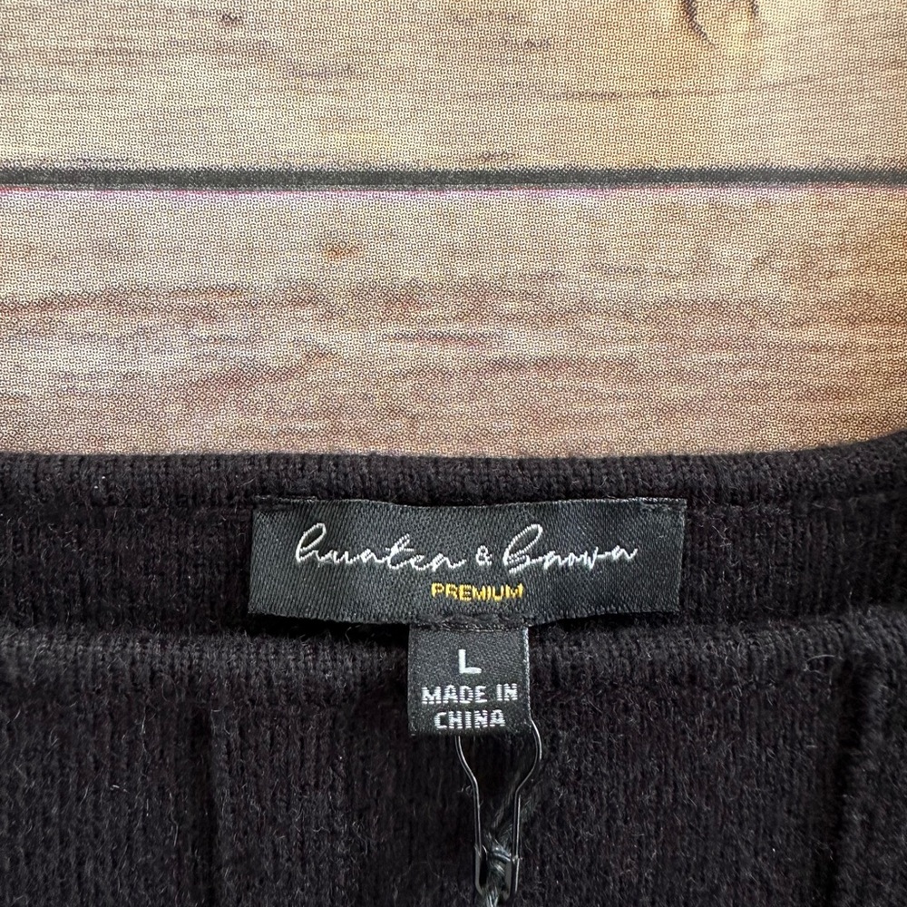 Hunter & Brown Black Long Sleeve Cropped Sweater Size Large NWT - Picture 4 of 5